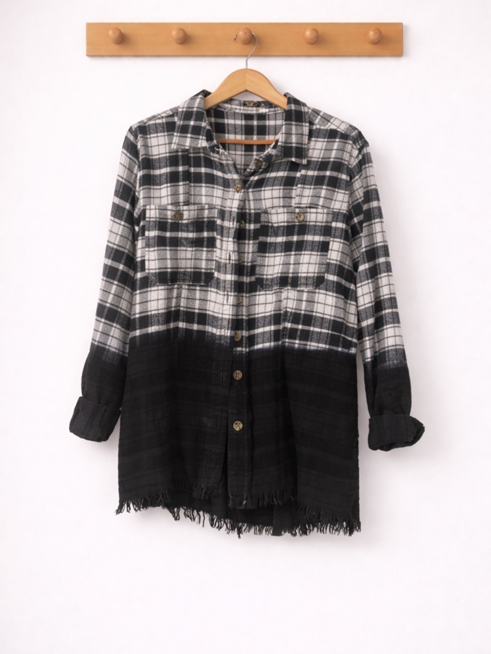Women’s Black White Ombre Plaid Top. Frayed Hem Lightweight Chic size large. - Picture 2 of 4